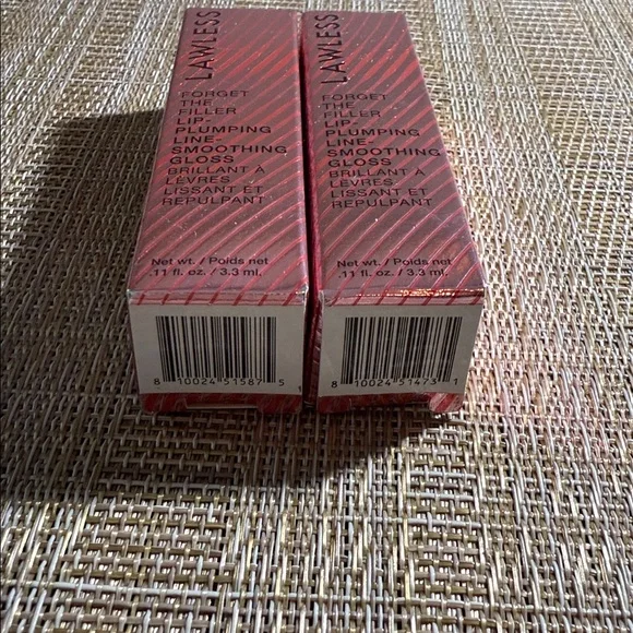 Lawless
Forget the filler lip, plumping line smoothing gloss. - Picture 2 of 4